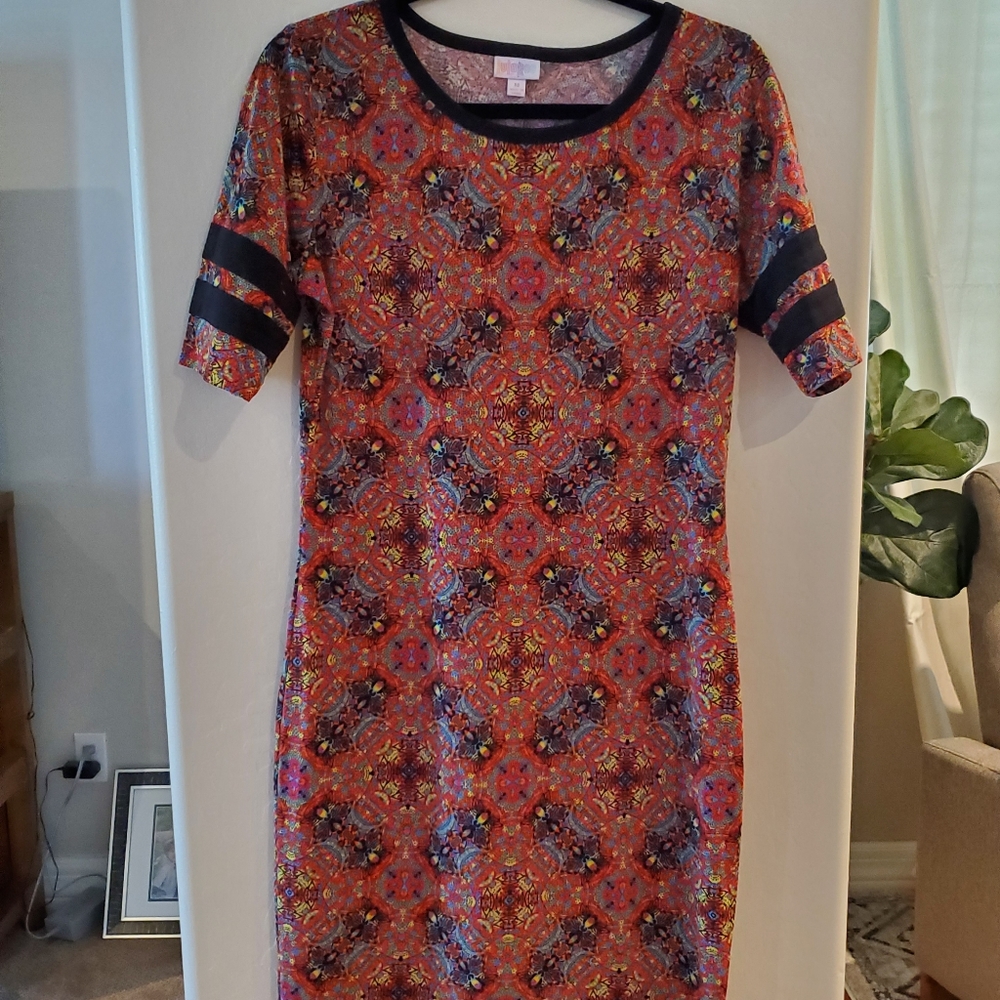 LuLaRoe Julia fitted dress size M